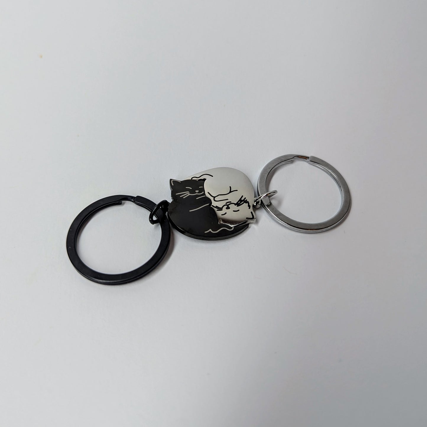 ZALOPA - Yin Yang Cat Keychain Matching Couple Keyring Set for Cat Lovers